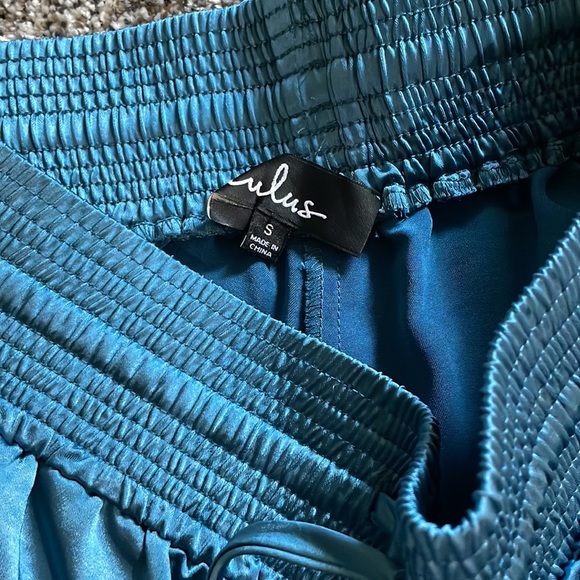 Blue satin shorts - Picture 4 of 4